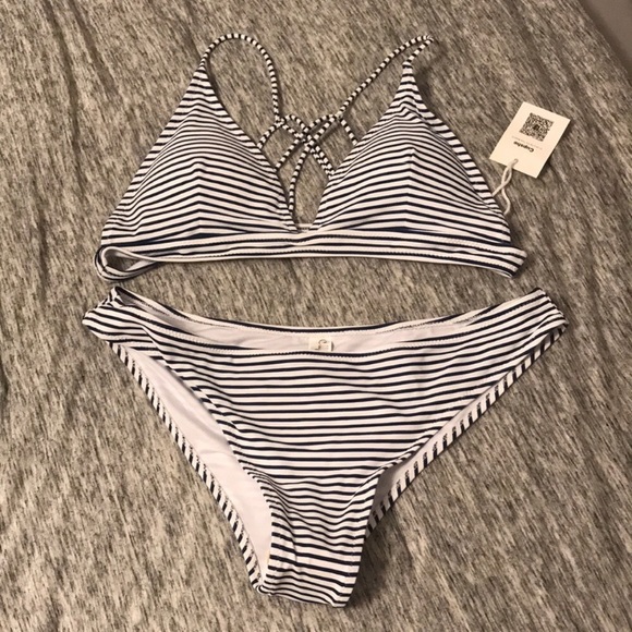 Cupshe bikini swimsuit - Picture 1 of 3